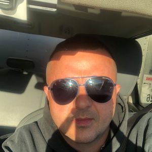 Meet your Posher, Carlos